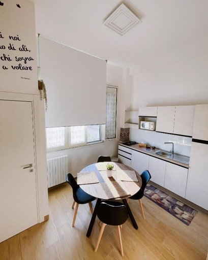 Dining 3, Regina Anna Home, Bari