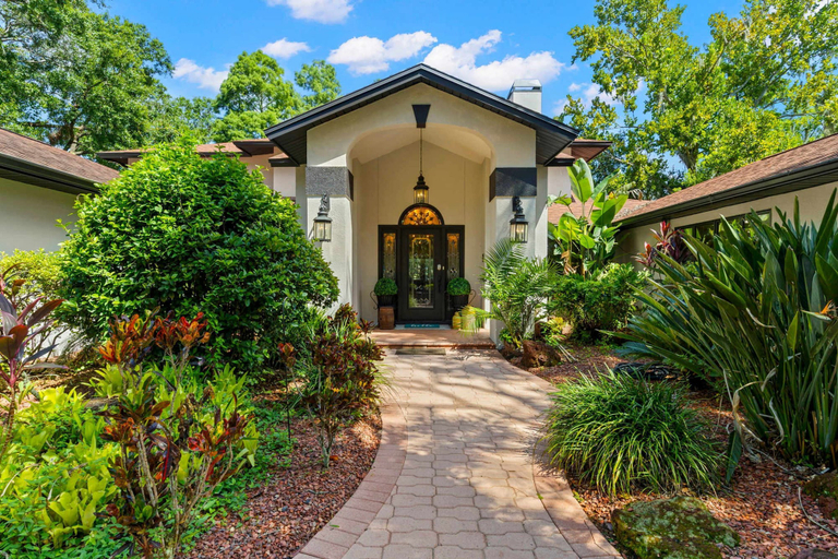 Room 2, Tampa Oasis Private Pool Sauna Sleeps 14, Hillsborough