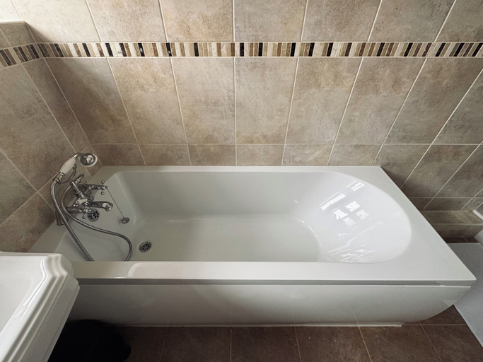 Bathroom 5, Angel Cottages, Hertfordshire