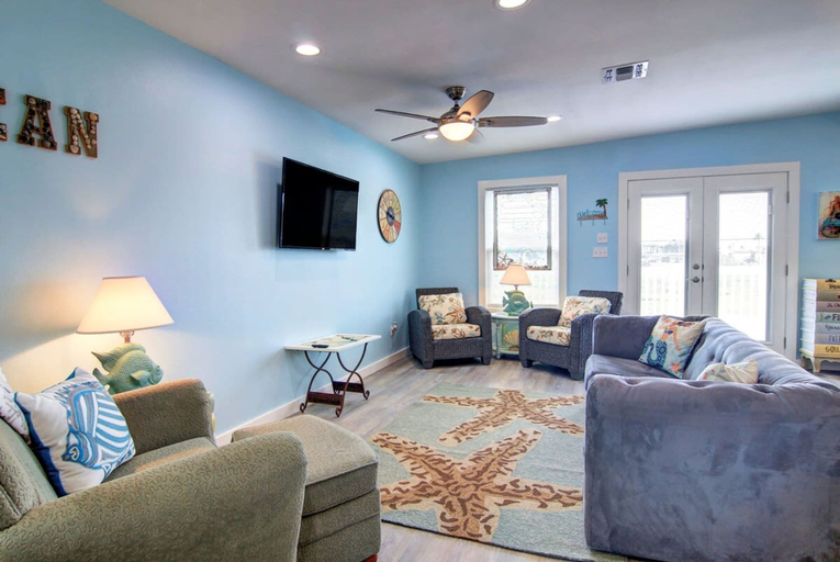 Room 4, Nauti Mermaid Private Pool Sleeps 14 Dog Friendly, Nueces