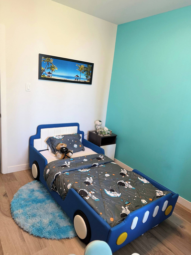 Room 5, Chris Manor, Communauté-Urbaine-de-Québec