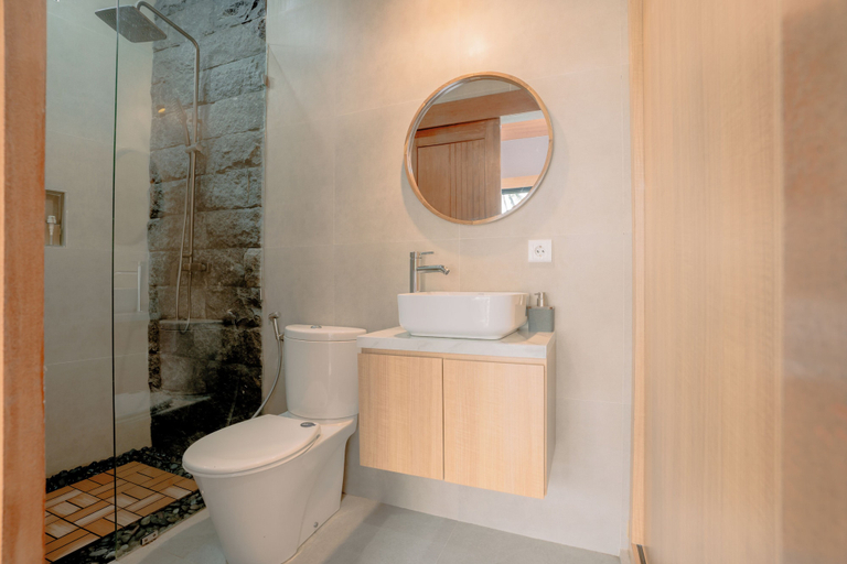 Bathroom 2, Villa Amartha Sibang by Aishwarya Bali, Badung