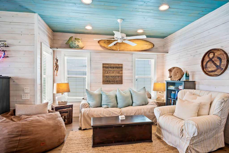 Room 5, Sea Gypsy Fire Pit Community Pool Corn Hole, Nueces