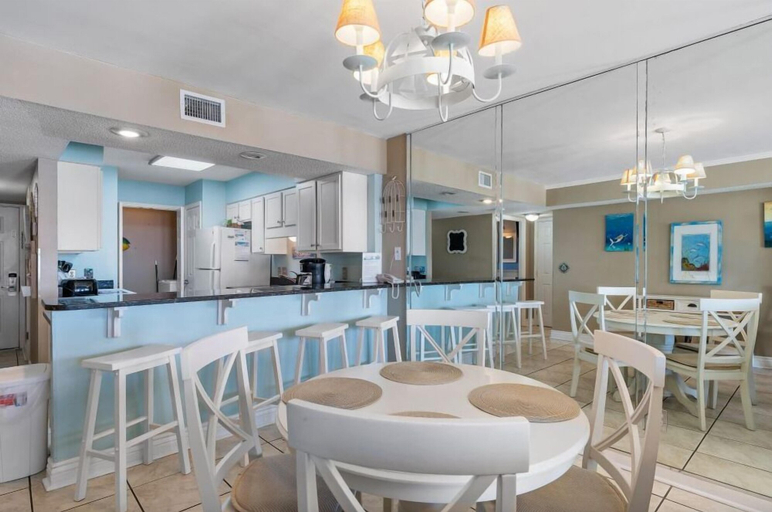 Dining, Boardwalk 486, Baldwin