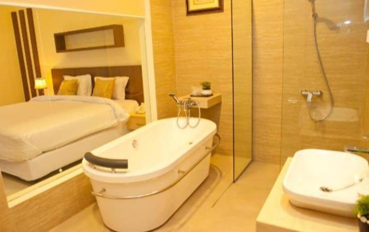 Bathroom, Nat Nat Homestay, Malang