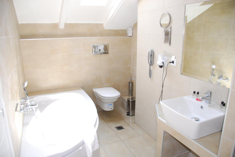 Bathroom 5, Saint George, Central Macedonia
