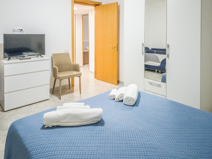 Room 5, EmyHouse54 - Villetta con piscina, Taranto