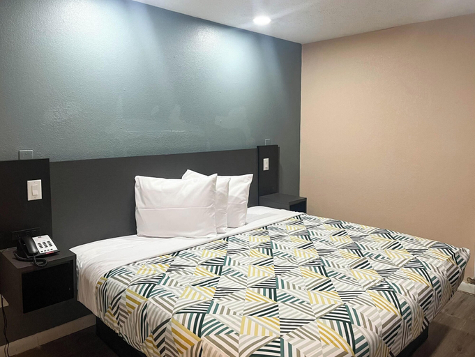 Room 3, Studio 6 – Vicksburg, Ms – Mississippi River, Warren