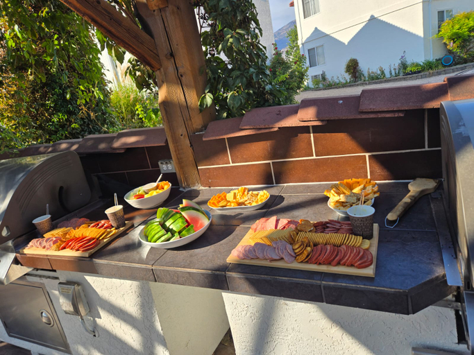 Food & Drinks 5, Sandy Beach Suites, Okanagan-Similkameen
