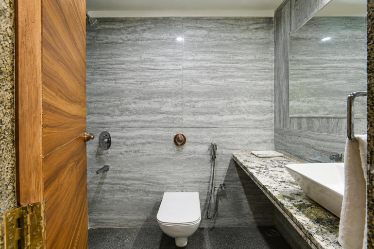 Bathroom 4, Hotel Aradhana Mount Abu, Sirohi