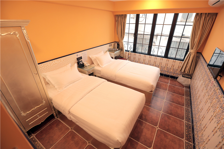 Bedroom 2, 家億賓館 Billion Family Inn , Makau