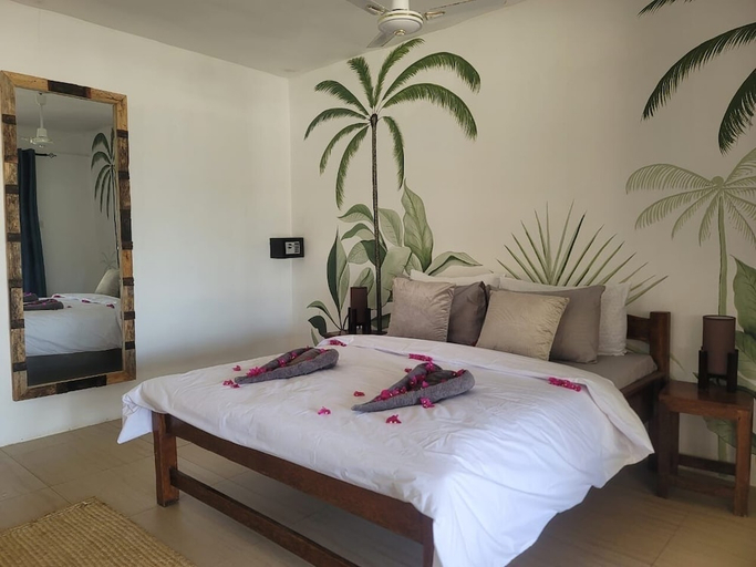 Bedroom 2, Driftwood Beach Lodge, Kusini