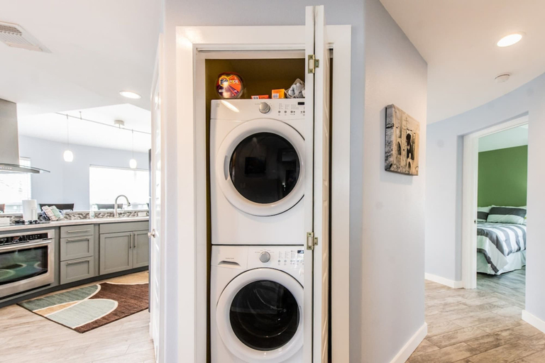 Room 2, Maui East- Pet Friendly 3 Blocks to Beach, Nueces