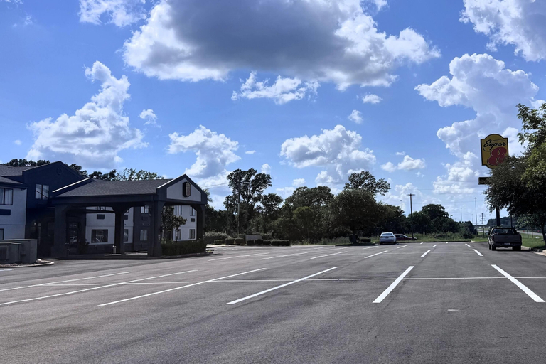 Others 5, Super 8 by Wyndham Clinton/Jackson West, Hinds