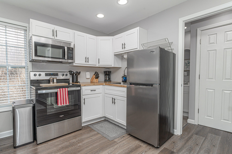 Room 5, Downtown Kimmswick Studio-renovated-prime Location, Jefferson