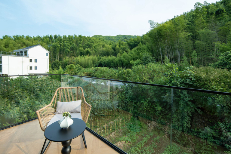 Property grounds, is.land Villa, Hainan