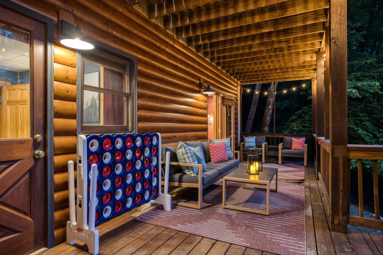 Room 2, Blue Ridge Treehouse Escape Views Hot Tub, Fannin