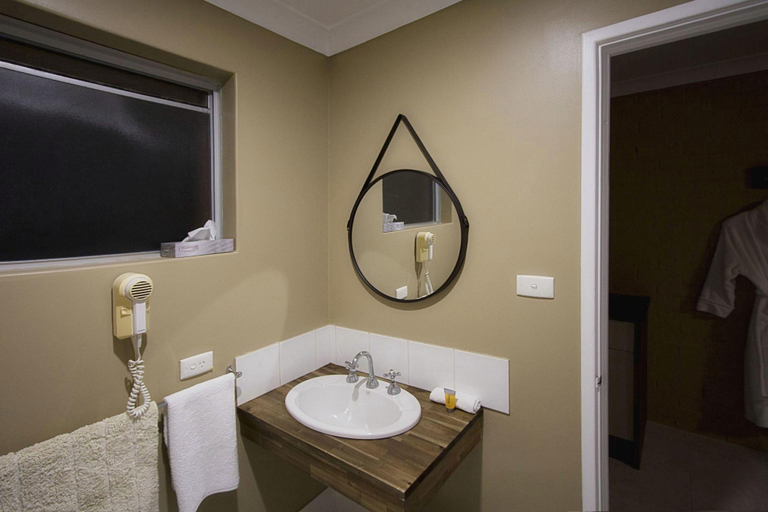 Bathroom 3, Lancelin Beach Hotel, Gingin
