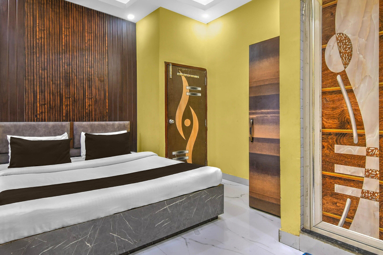 Room 2, Classic The Avenue Inn, North 24 Parganas