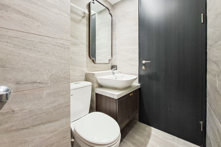 Bathroom 2, Good Deal And Modern 2Br Apartment Collins Boulevard, Tangerang