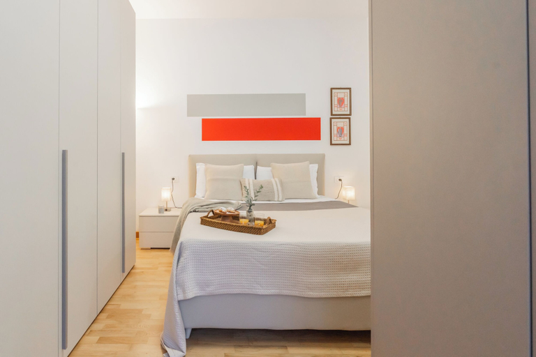 Room 4, Nineteen by Rent All Como, Como
