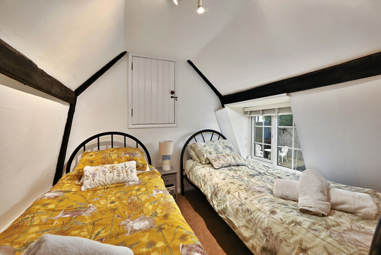 Room 3, Welcoming Cottage in Kent Village, Kent