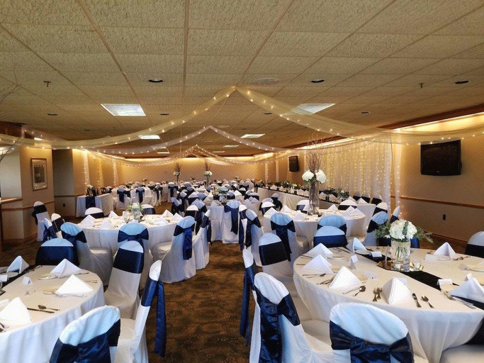 Food & Drinks 5, Chestnut Mountain Resort, Jo Daviess
