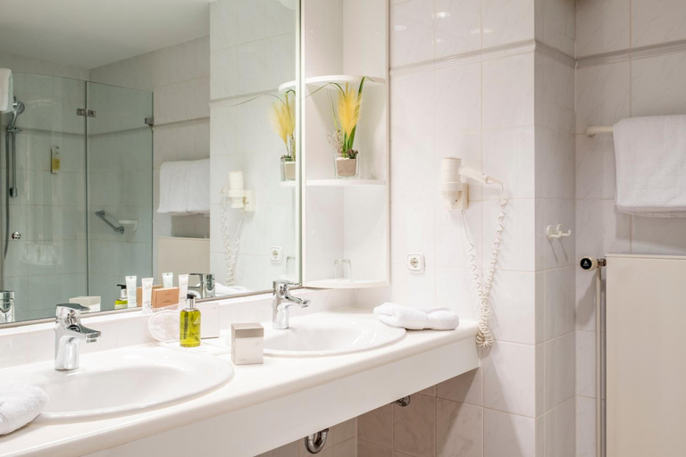 Bathroom 3, Ringhotel Resort SPA Hohe Wacht, Plön
