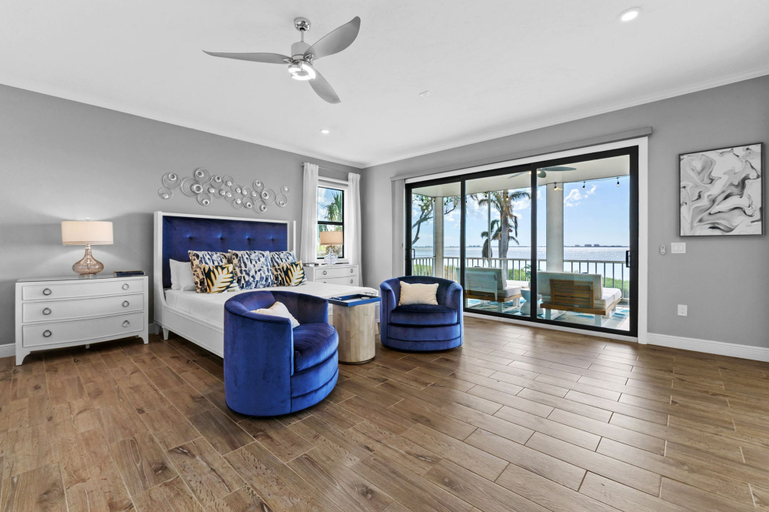 Room 3, Luxury Beachfront Retreat Pool Game Room Sleeps 16, Manatee