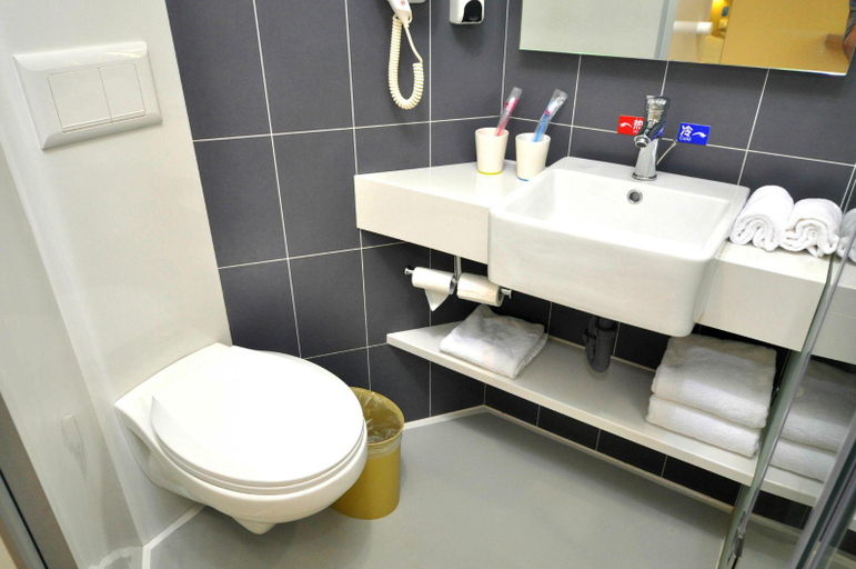 Bathroom 4, Hanting Hotel (Suzhou University Fengmen), Suzhou