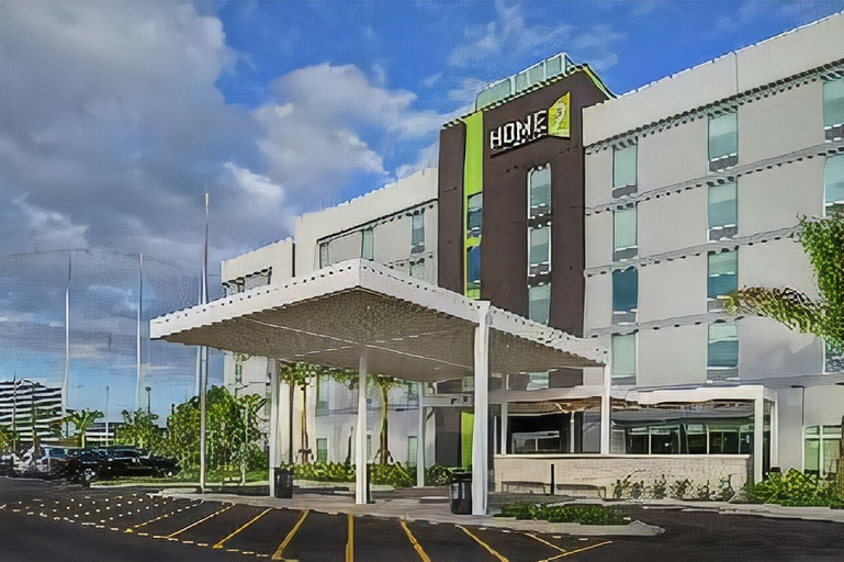 Exterior & Views
