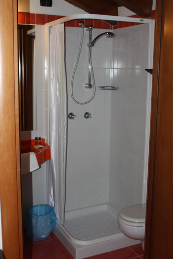 Bathroom 4, Hotel Centrale, Como