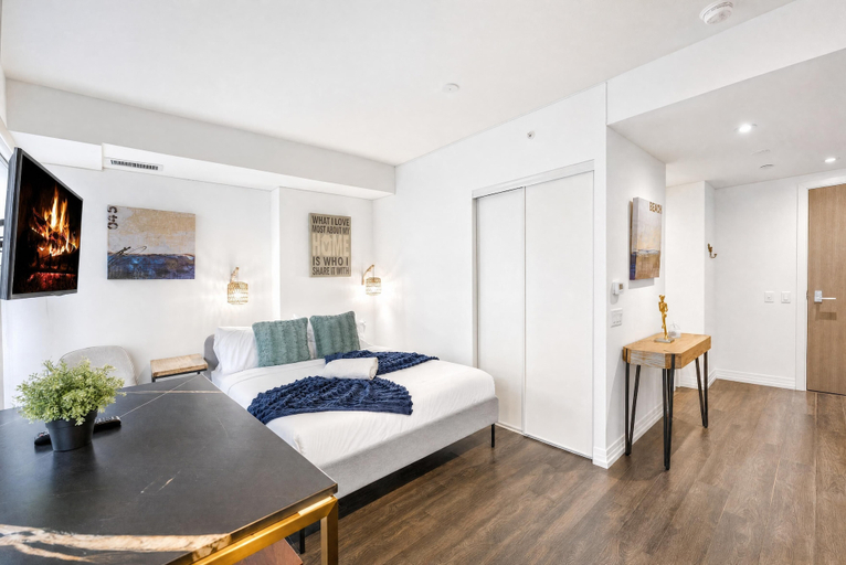Living area 5, Unionmark Suites, Toronto