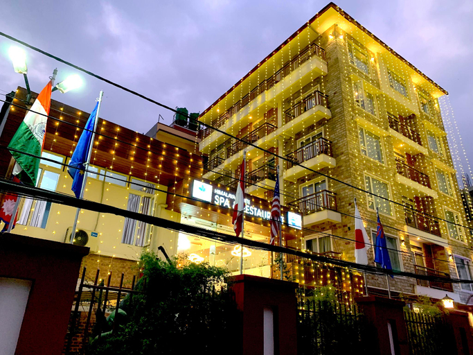 Exterior & Views