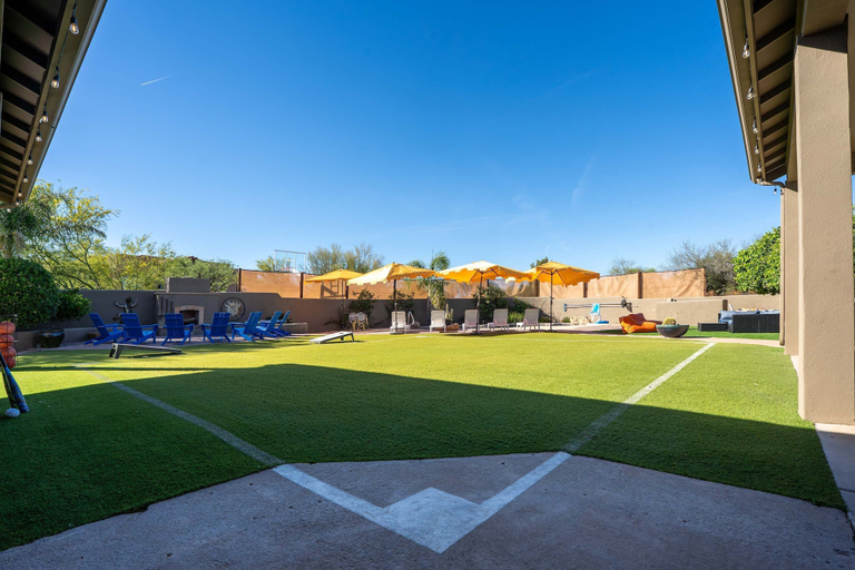 Room 3, Suncrest Retreat - Pool Pickleball Theater, Maricopa