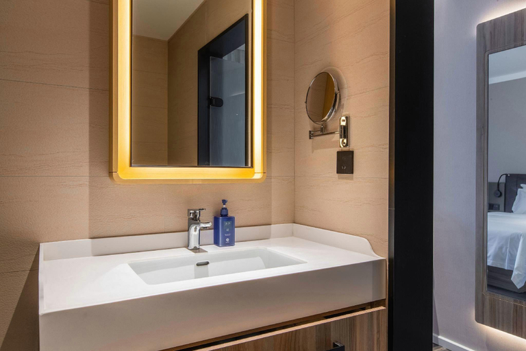 Bathroom, Hanting Premium Hotel Qingdao Chengyang Zhengyang Road Wanda, Qingdao