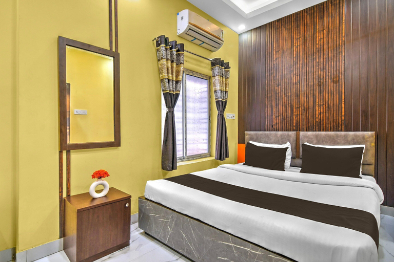 Room 4, Classic The Avenue Inn, North 24 Parganas