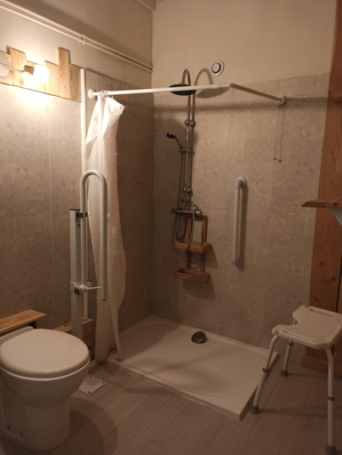 Bathroom 5, auberge de carri, Drôme