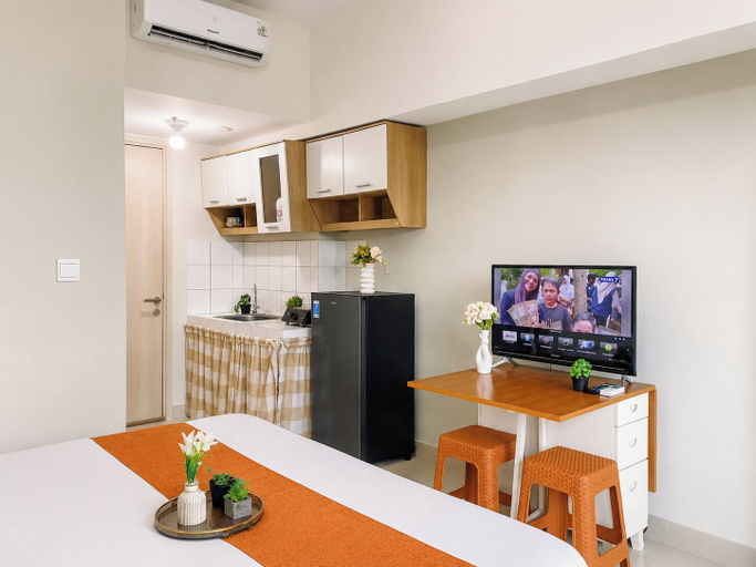 Interior 2, Convenient Studio Room At Apartment Springlake Summarecon Bekasi, Bekasi
