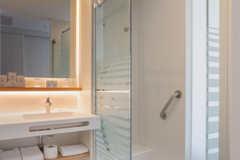 Bathroom 3, Valentin Grand Park Suite Hotel, Baleares
