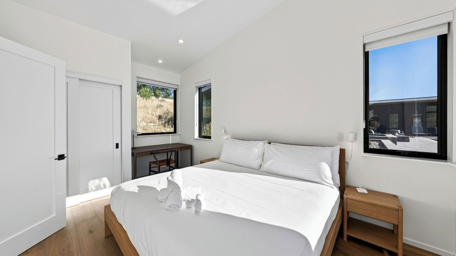 Interior 4, Olive & Oak by Avantstay 75-ft Lap Pool + Hot Tub + Sauna 40 Private Acres, Sonoma