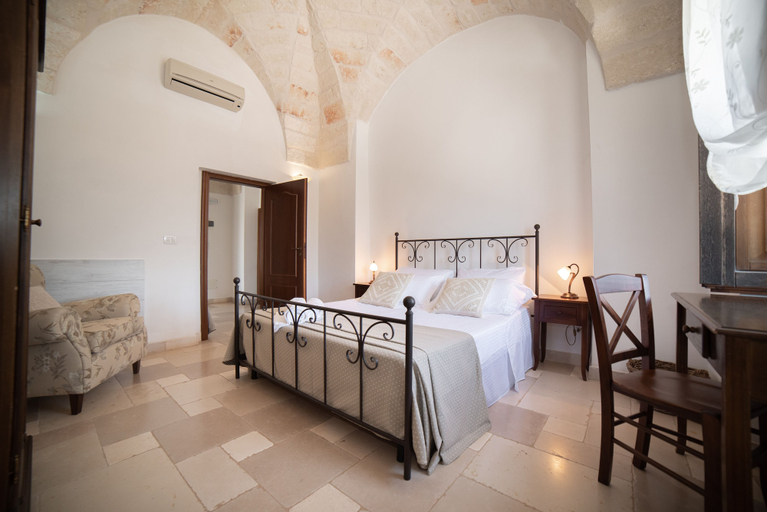Bedroom 2, Masseria Donna Nina, Brindisi