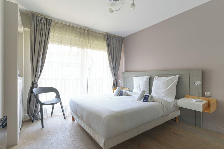 Room 5, Charming Apartment with Balcony 3BR/6P - Deauville, Calvados