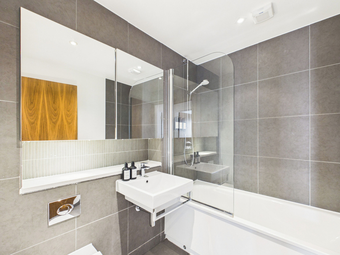 Bathroom 4, Westminster Residences by apt., London