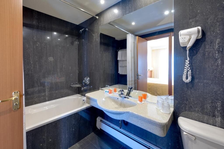 Bathroom 3, Hotel Palas, Constanta