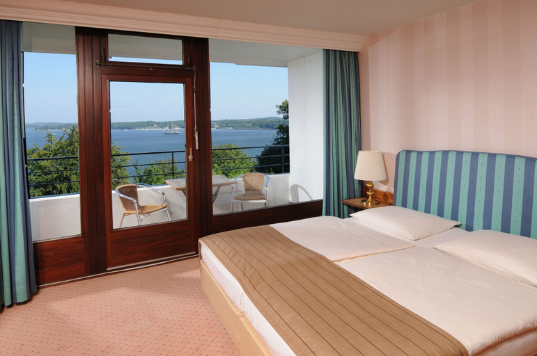 Bedroom 4, Maritim Hotel Bellevue Kiel, Kiel