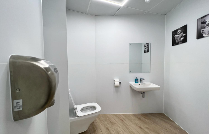 Bathroom 3, The Kaizen, Sandwell