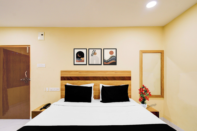 Room 3, Collection O Victoria Memorial Metro, Ranga Reddy