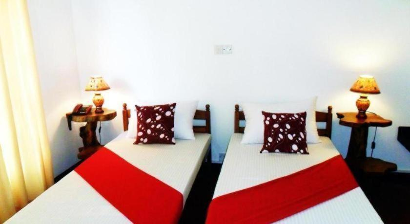 Bedroom 3, Mahaweli Regent Hotel, K.F.G. & G. Korale