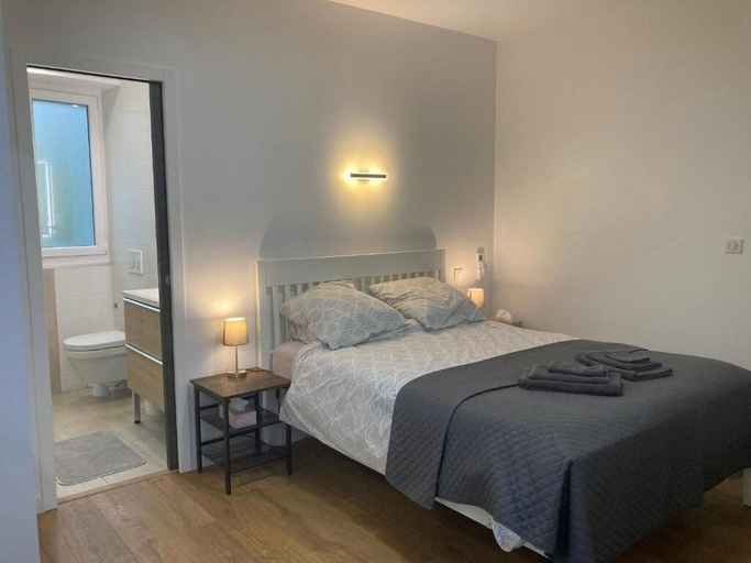 Room 4, Cannes Sea View Beach Private Room, Alpes-Maritimes